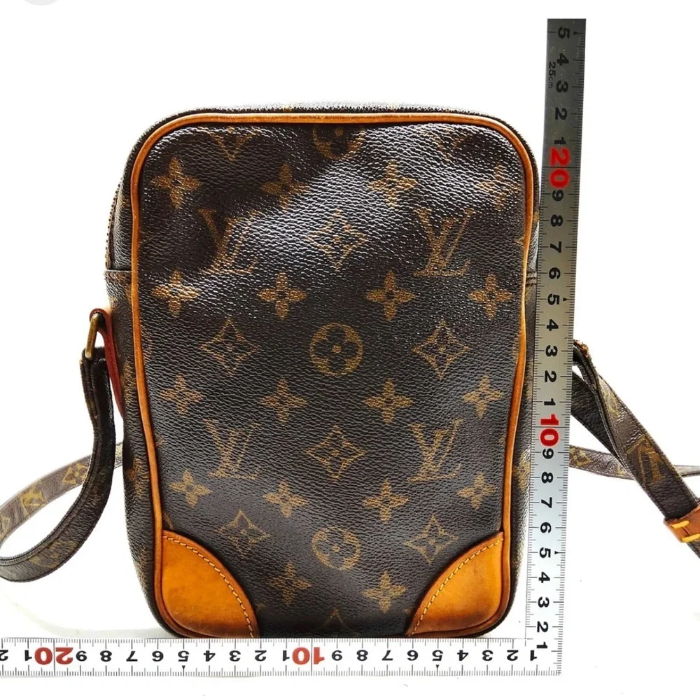 015 - Louis Vuitton Monogram Crossbody Amazon Bag - Picture 3 of 14